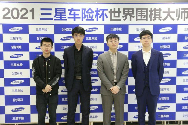 好莱坞巨星威尔;史密斯倾情献声超级特工兰斯;斯特灵，初次登场就在敌方基地展现了可以横扫千军的装备，包括纽扣炸弹、锋利的领结刀、定制西装下延伸出的多功能滑翔衣，堪称;一人军队，和反派的短兵相接招招致命